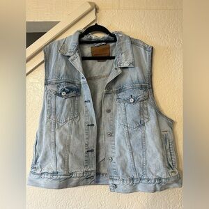 American Eagle Outfitters Distressed Denim Jacket